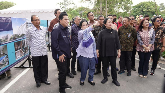 Menteri BUMN Erick Thohir bersama dengan Ketua Umum PDIP Megawati Soekarnoputri
