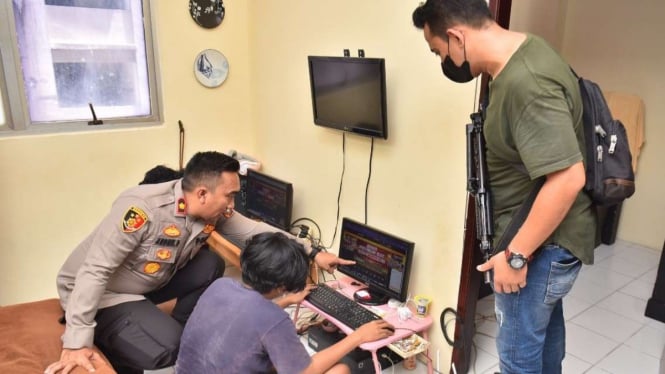 Sindikat Judi Online Ditangkap di Cengkareng Jakarta Barat