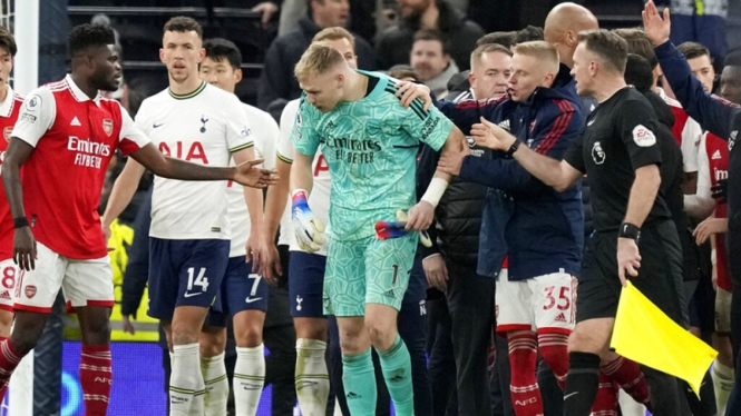 Kiper Arsenal, Aaron Ramsdale saat melawan Tottenham Hotspur