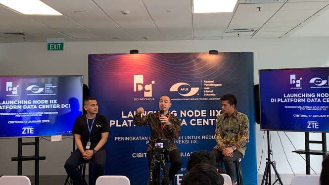 Peluncuran Node Indonesia Internet Exchange (IIX).