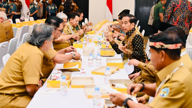 Presiden Joko Widodo santap siang bersama Peserta Rakornas