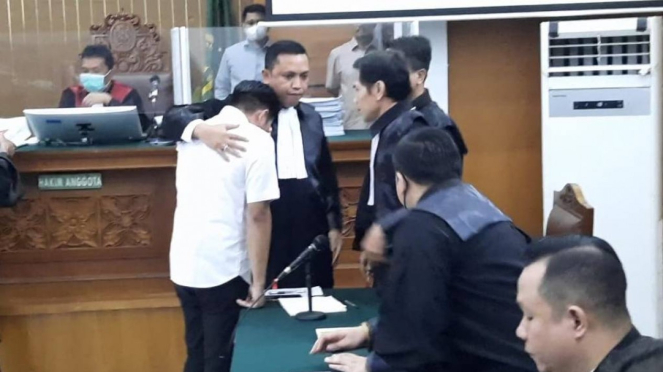 Pengacara Heran Tuntutan Ke Bharada E Lebih Tinggi Dari Terdakwa Lain