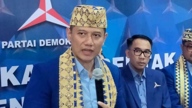 Ketua Umum Partai Demokrat Agus Harimurti Yudhoyono (AHY) saat memberi keterangan kepada pers di Bandarlampung, Lampung, Rabu, 18 Januari 2023.