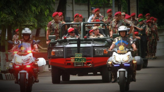 VIVA Militer: Mayjen TNI Iwan dan Mayjen Steve Boivin
