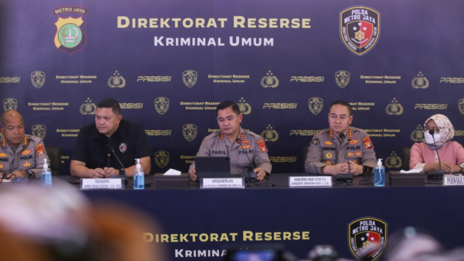 Kapolda Metro Jaya Irjen Pol Fadil Imran, Konpres Pembunuhan di Bekasi