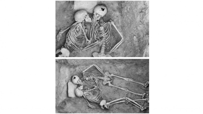 Hasanlu Lovers, kissing skulls.