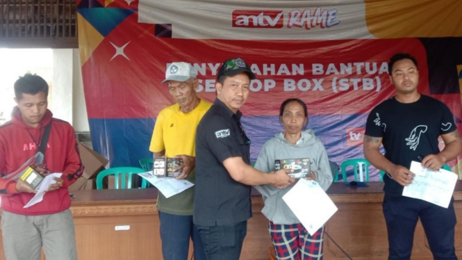 ANTV dan tvOne mendistribusikan 4.392 unit set top box (STB) gratis di Bali.