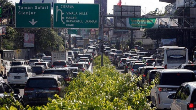 Macet di Puncak sata libur Imlek