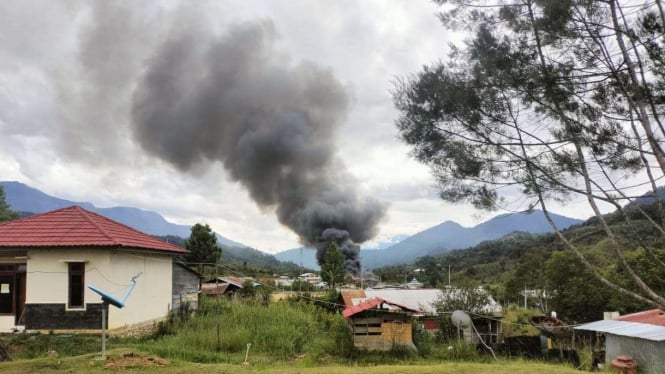 Sejumah kios yang terbakar di Dogiyai, Papua.