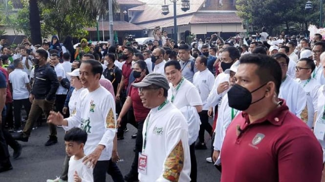 Presiden Jokowi dan Jan Ethes hadiri jalan sehat Porseni NU 2023