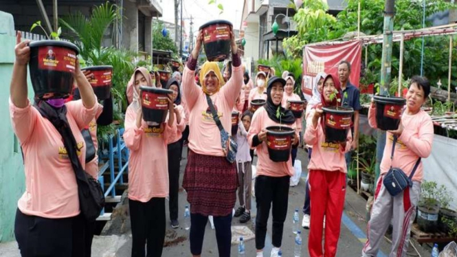 Relawan Mak Ganjar sebar 500 pohon cabai