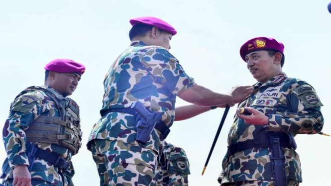 Kapolri Jenderal Listyo Sigit Prabowo disematkan warga kehormatan Marinir