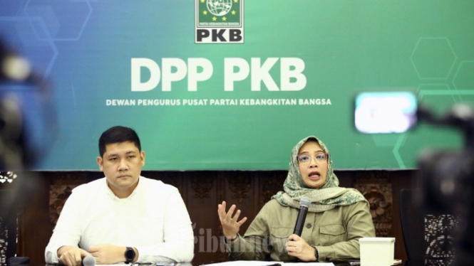 Anggota DPR sekaligus Politikus PKB Nihayatul Wafiroh (kanan).