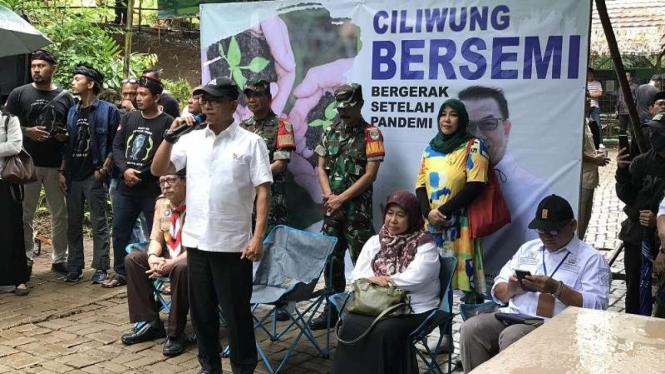 KSP Moeldoko bagikan bibit cabai rawit ke warga pinggiran Kali Ciliwung Depok