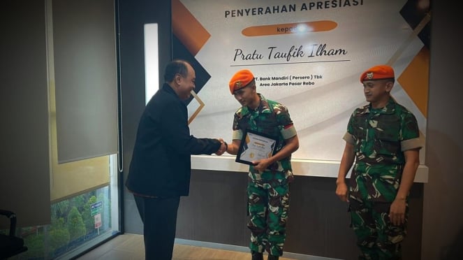 VIVA Militer: Pratu Tauvik Ilham di Bank Mandiri