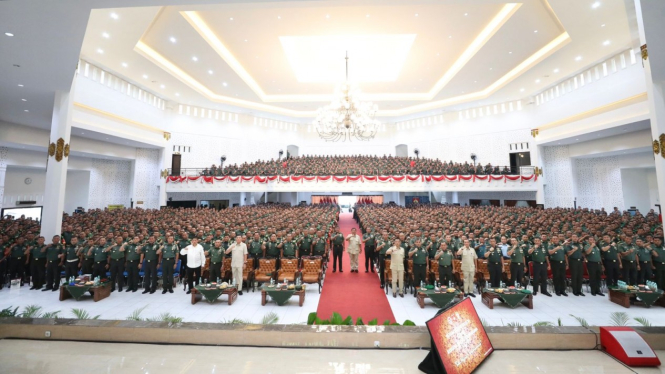 Menhan Prabowo Subianto bertemu 2.000 Babinsa TNI AD di Semarang