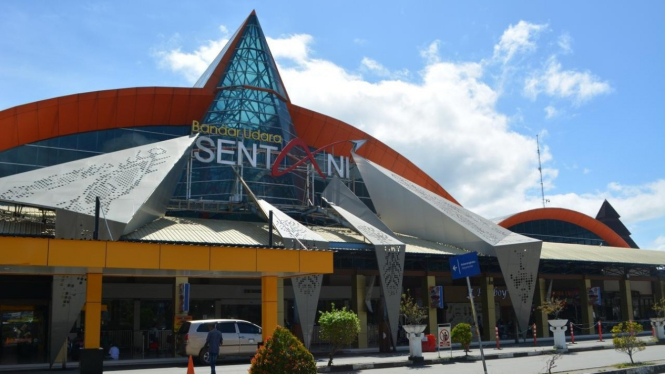 Bandara Sentani di Papua.