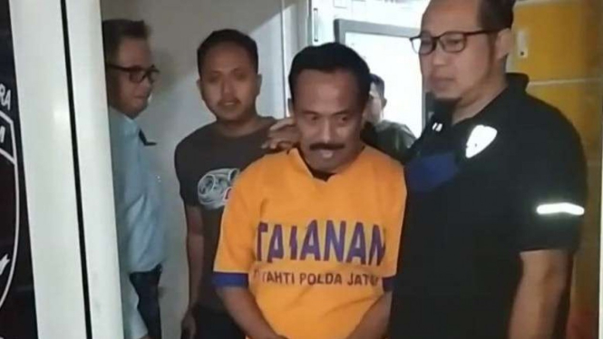 Mantan Wali Kota Blitar Samanhudi ditahan aparat Polda Jatim.