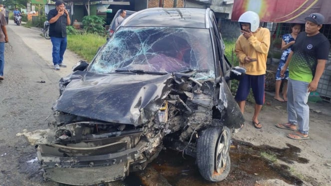 Tres personas murieron en un fatal accidente de motocicleta en Deli Serdang, en el norte de Sumatra.