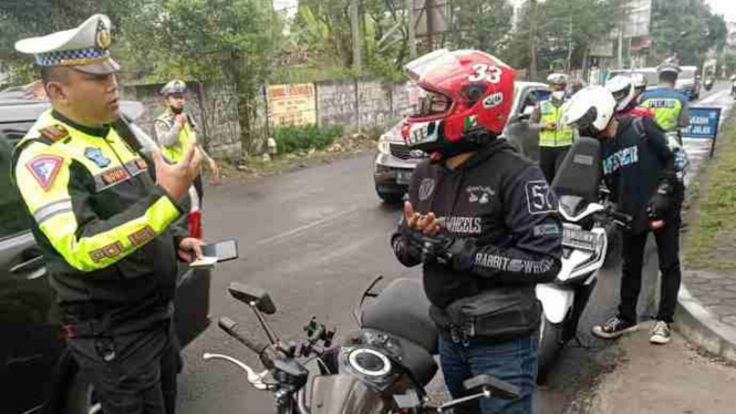 VIVA Otomotif: Polisi razia motor knalpot brong