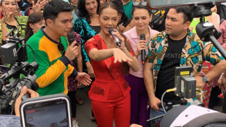 Jadi Idola Indonesia, Bunda Corla Besok Pulang ke Jerman dan Kembali Jadi Pramusaji