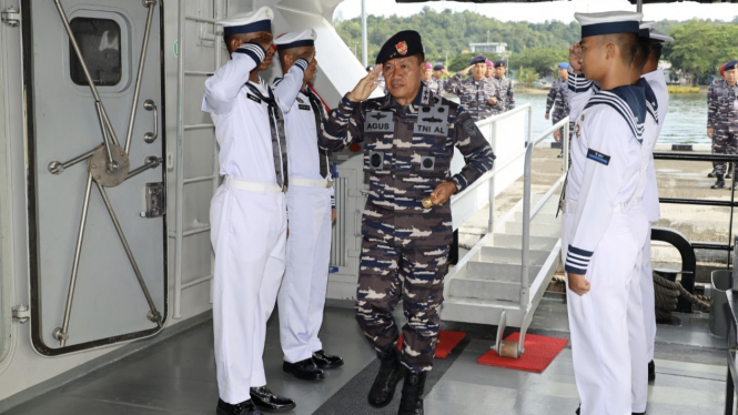 VIVA Militer: Pangkoarmada III Laksda TNI Agus Hariadi