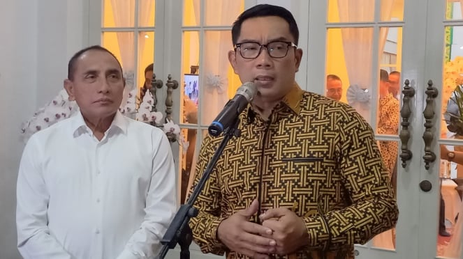 Gubernur Jawa Barat Ridwan Kamil di Rumah Dinas Gubernur Sumut Edy Rahmayadi.