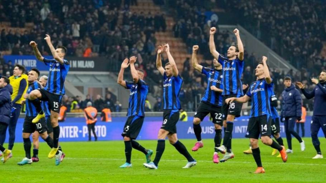 Pemain Inter Milan rayakan keberhasilan lolos ke semifinal Coppa Italia