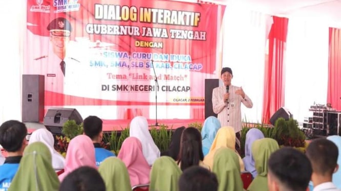 Ganjar Pranowo dalam acara Cilacap Job And Education (JED) Fair 2023