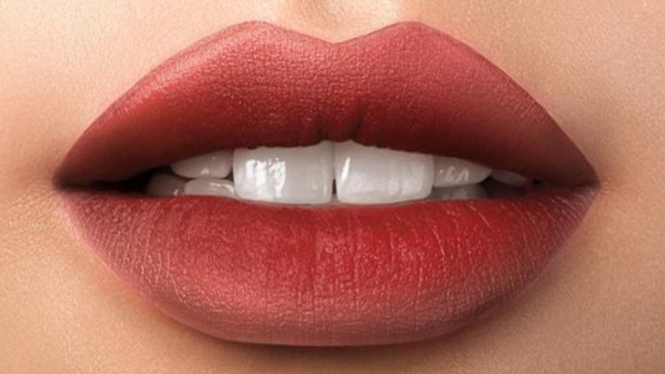 Ombre lips.