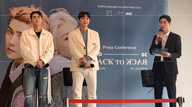 Sehun dan Chanyeol konferensi pers event Fancon EXO-SC: Back to Back in Jakarta