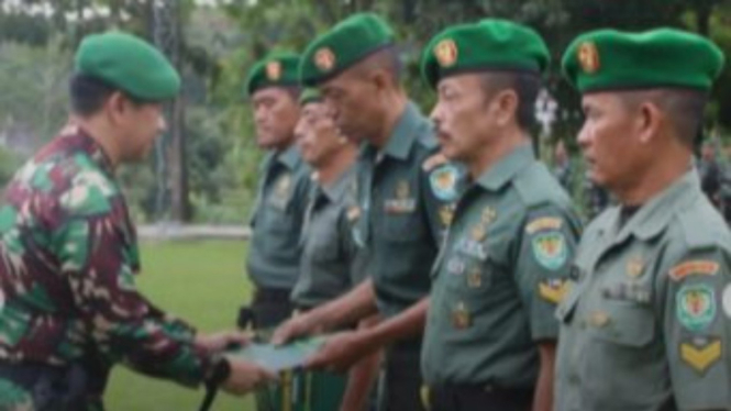 VIVA Militer: 5 prajurit TNI tinggalkan Kodim Sumedang.