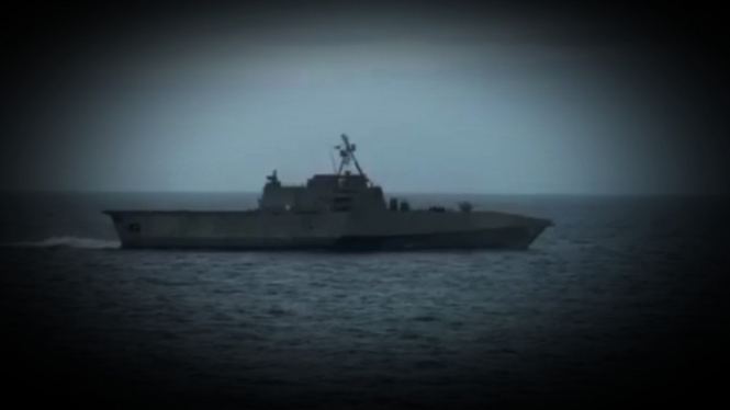 VIVA Militer: KRI Bontang bayangi USS Charleston.