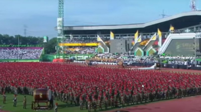 Banser saat acara Harlah 1 abad NU di Sidoarjo.