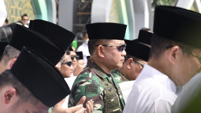 VIVA Militer: KSAD Jenderal TNI Dudung Abdurachman hadiri acara Harlah 1 Abad NU