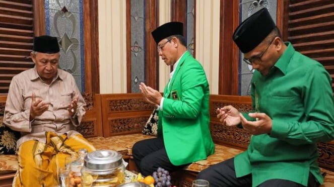 Plt Ketum PPP Muhamad Mardiono bersilaturahmi ke Ponpes Sukahideng, Tasikmalaya