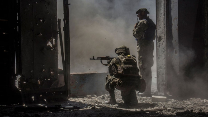 VIVA Militer: Tentara Ukraina berjaga di basis pertahanan