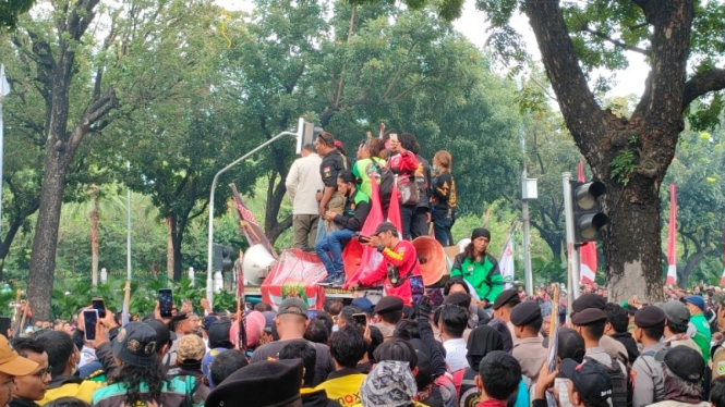  Pengemudi ojek online (ojol) Se-Jabodetabek mengadakan aksi demonstrasi didepan Balai Kota DKI Jakarta pada Rabu 8 Februari 2023. 
