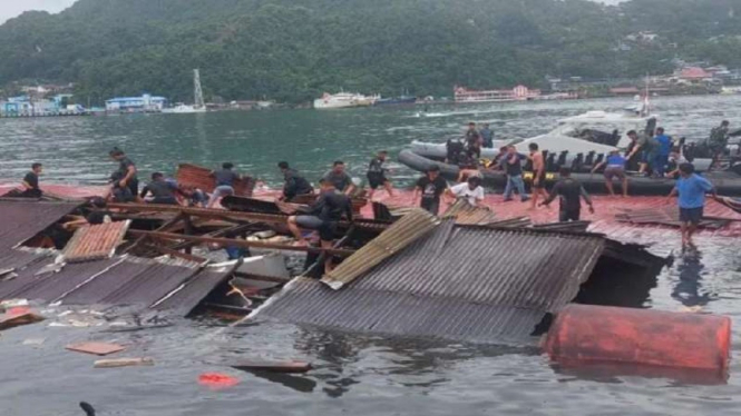 Rumah makan apung ambruk tewasnya 4 orang akibat gempa Jayapura