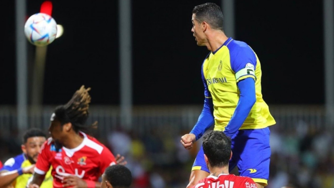 Cristiano Ronaldo dalam laga Al Wahda vs Al Nassr