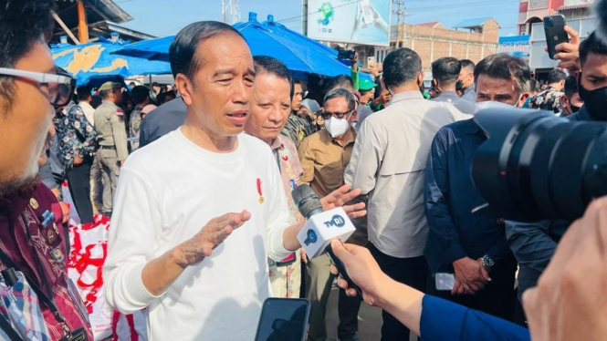 Presiden Jokowi di Pasar Batuphat Timur, Kota Lhokseumawe