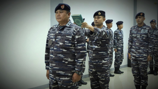 VIVA Militer: Serah terima jabatan Komandan KRI Layaran.