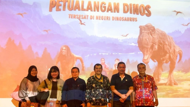 Konferensi pers film Petualangan Dinos. 