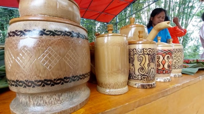pernak-pernik asli Toraja