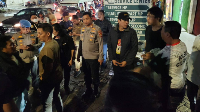 Polisi berjaga di lokasi bentrokan Kreo, Kecamatan Larangan, Kota Tangerang.