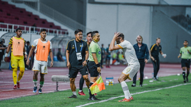 Wasit tidak mengsahkan gol Dewa United FC yang onside