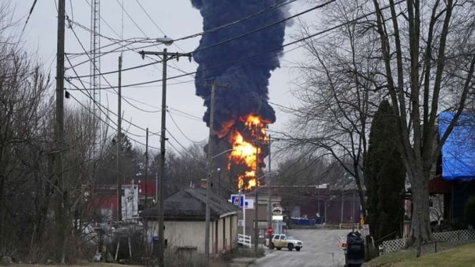 Ledakan kereta pengangkut bahan kimia di Ohio, AS