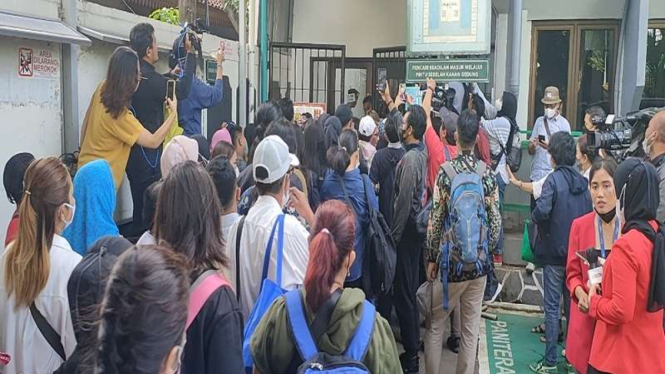 Suasana di Pengadilan Negeri Jakarta Selatan jelang sidang vonis Bharada E