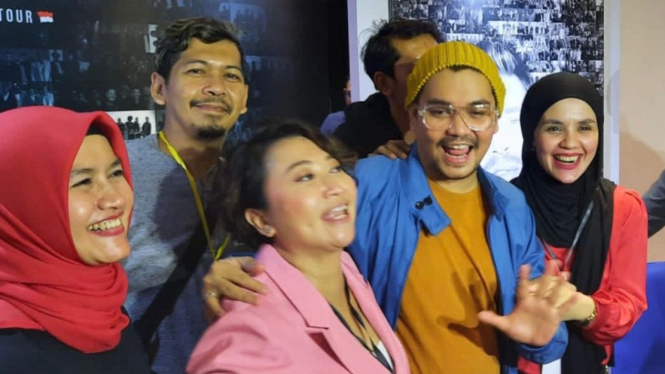 Penampilan Indra Bekti di konser boyband BLUE