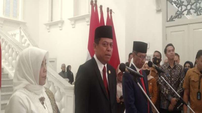Sekda DKI Joko Agus Setyono (dua dari kiri) bersama Pj Gubernur DKI Heru Budi.